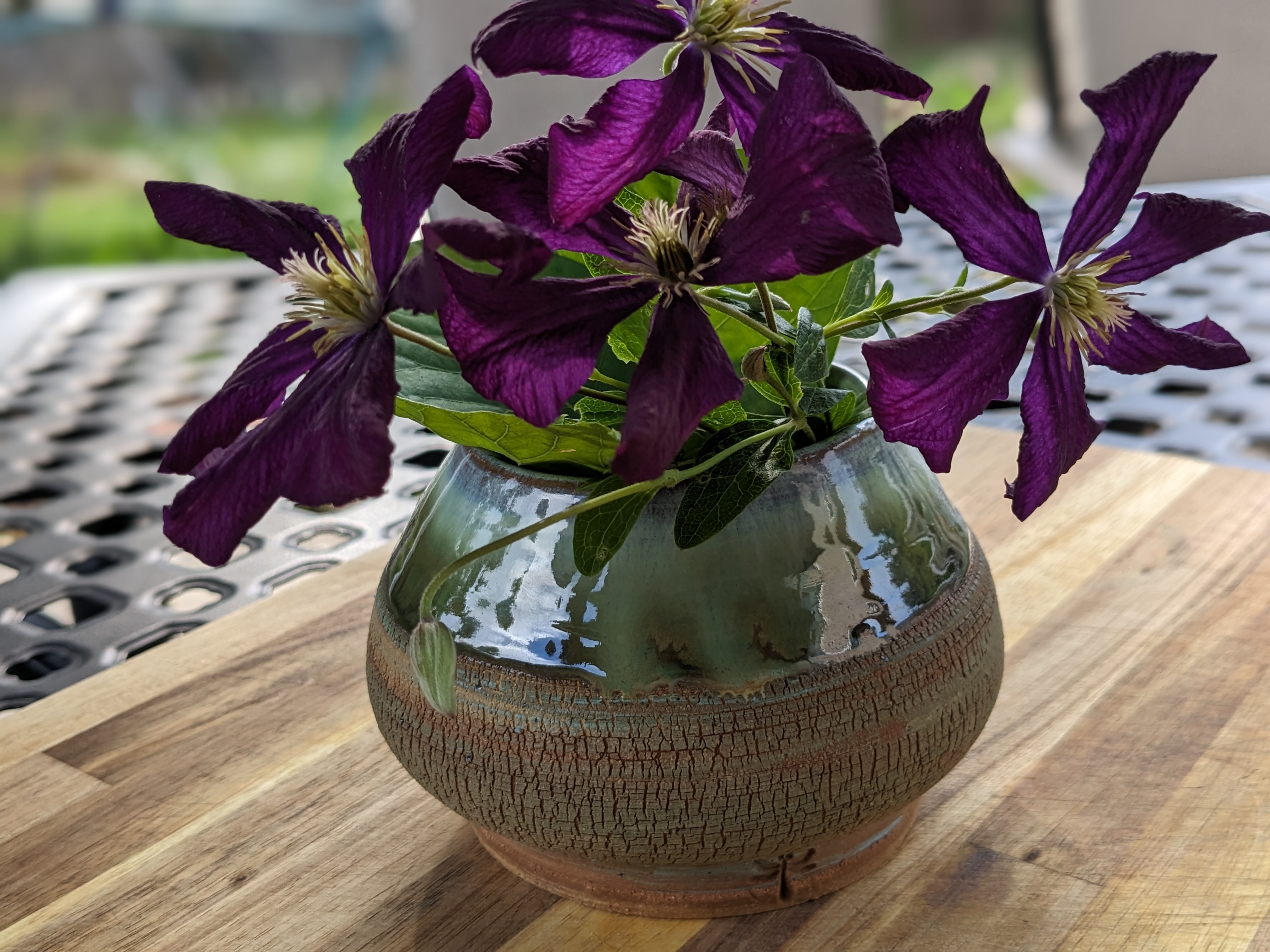 Small Crackle Vase - Bare clay with a crackle effect and subtle green/blue coloring, balanced by an eye-catching green glaze. Use this small piece to show off a few of your favorite blooms, or to stash trinkets/jewelry. 

Pairs nicely with my other small Crackle Bowl.

 - 30